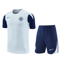 Maillot et short Inter Milan 25/26 - Avant-match