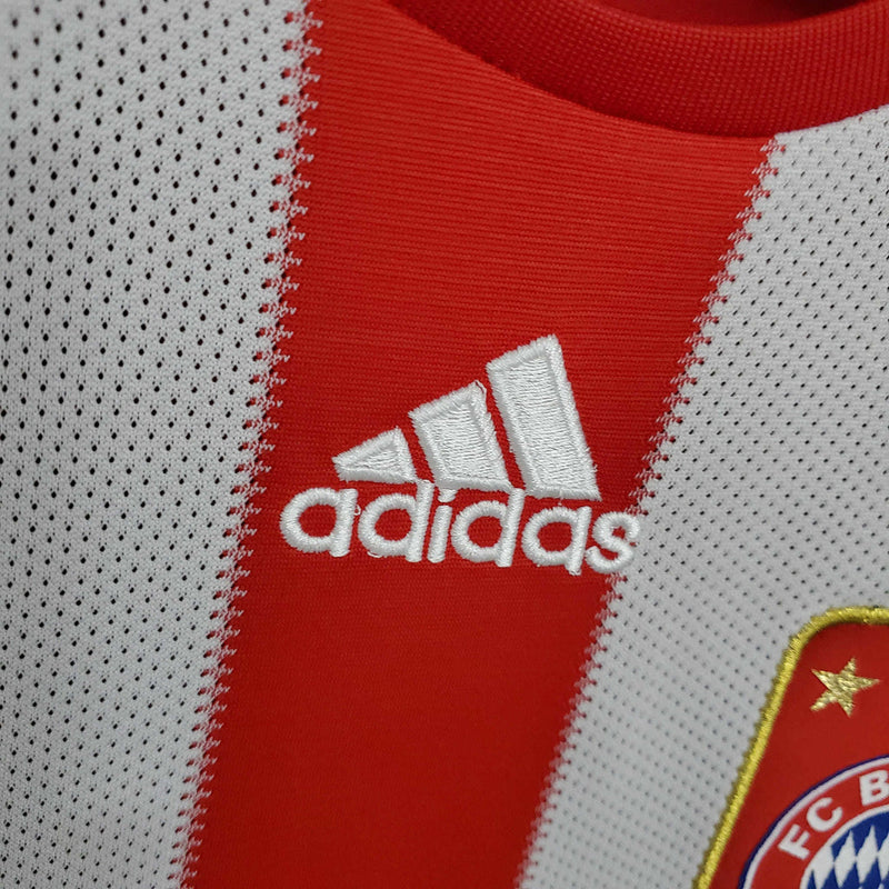 Maillot Rétro Bayern Munich 2010/2011 - Rouge et Blanc