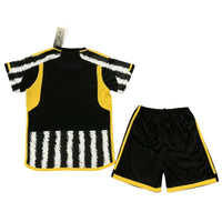Kit Enfant Juventus I 23/24 - Noir, Blanc et Jaune